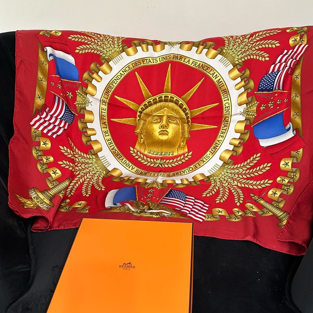 Beautiful Hermes scarf❤️💙